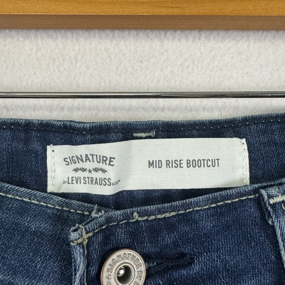 Levi Strauss Signature Mid Rise Bootcut Jeans – Size 14 Short (W32 L30) - Picture 5 of 7